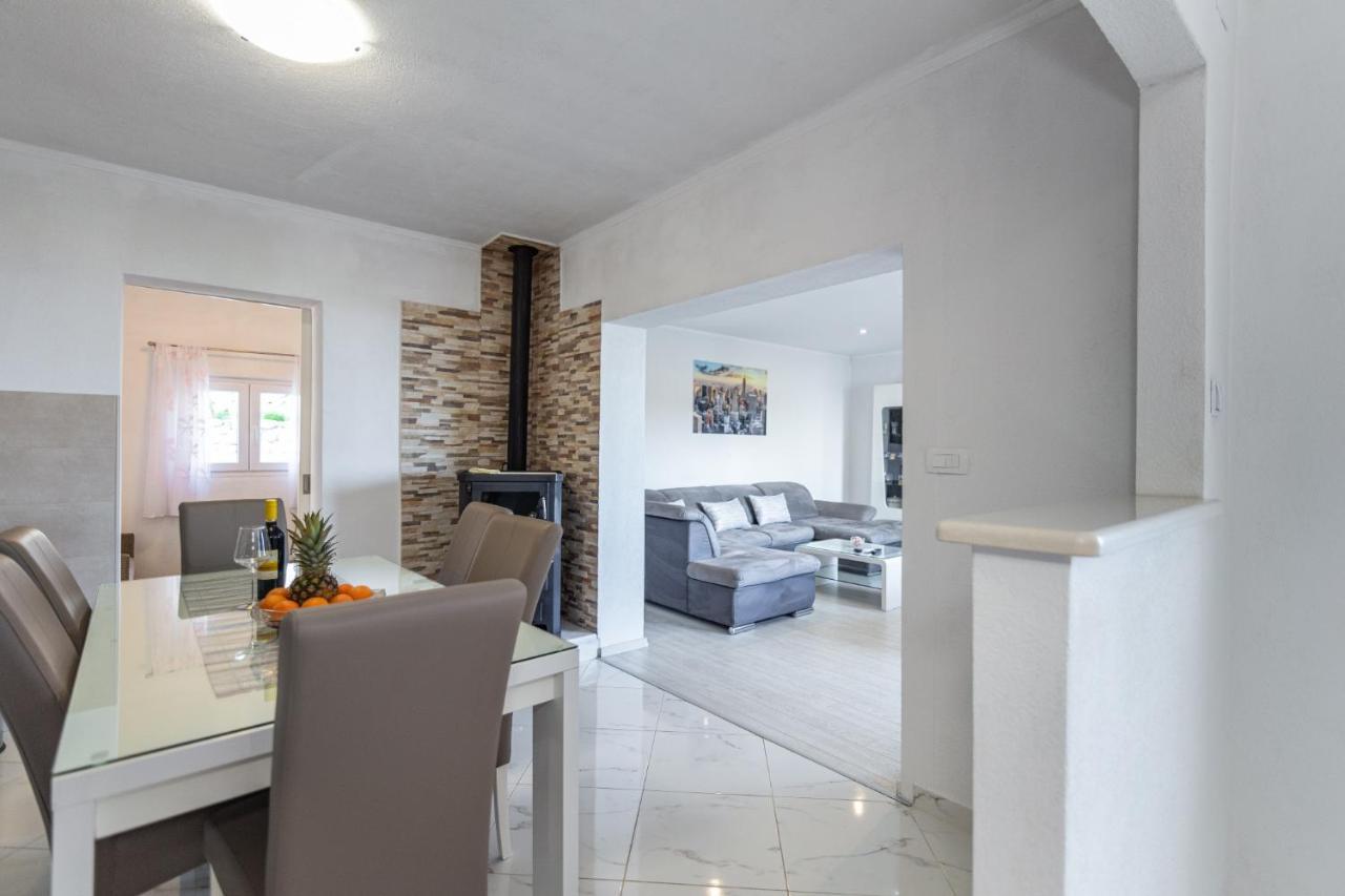 Navis Sea View Apartment With Pool Makarska Dış mekan fotoğraf