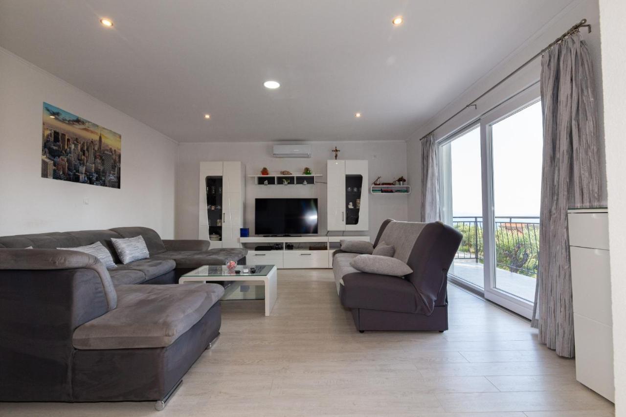 Navis Sea View Apartment With Pool Makarska Dış mekan fotoğraf