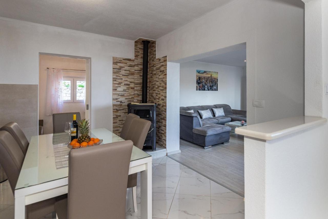Navis Sea View Apartment With Pool Makarska Dış mekan fotoğraf