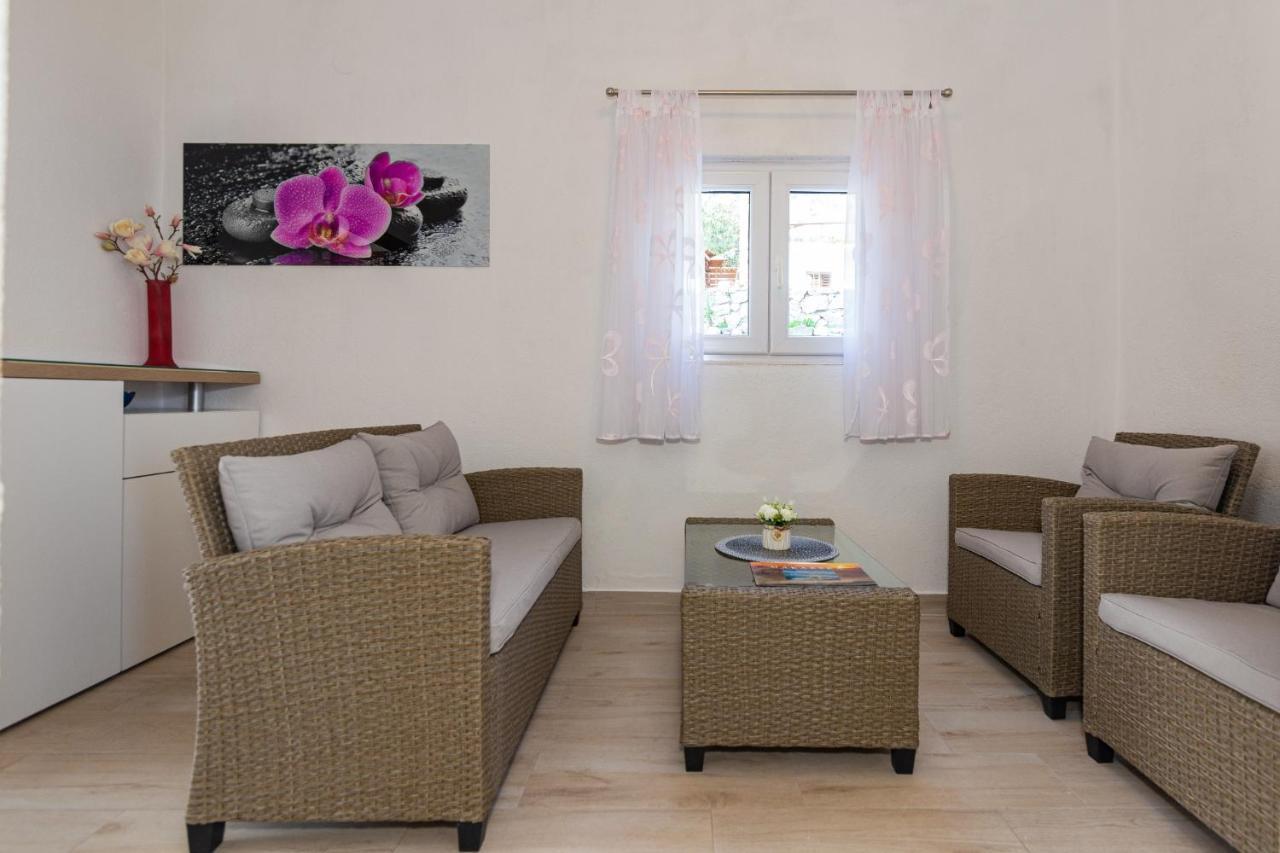 Navis Sea View Apartment With Pool Makarska Dış mekan fotoğraf