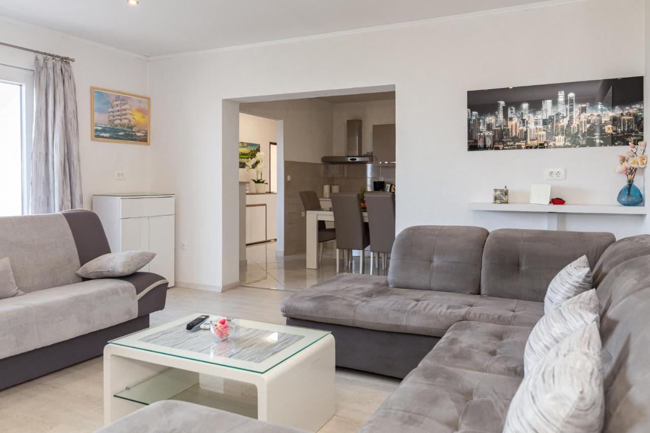 Navis Sea View Apartment With Pool Makarska Dış mekan fotoğraf