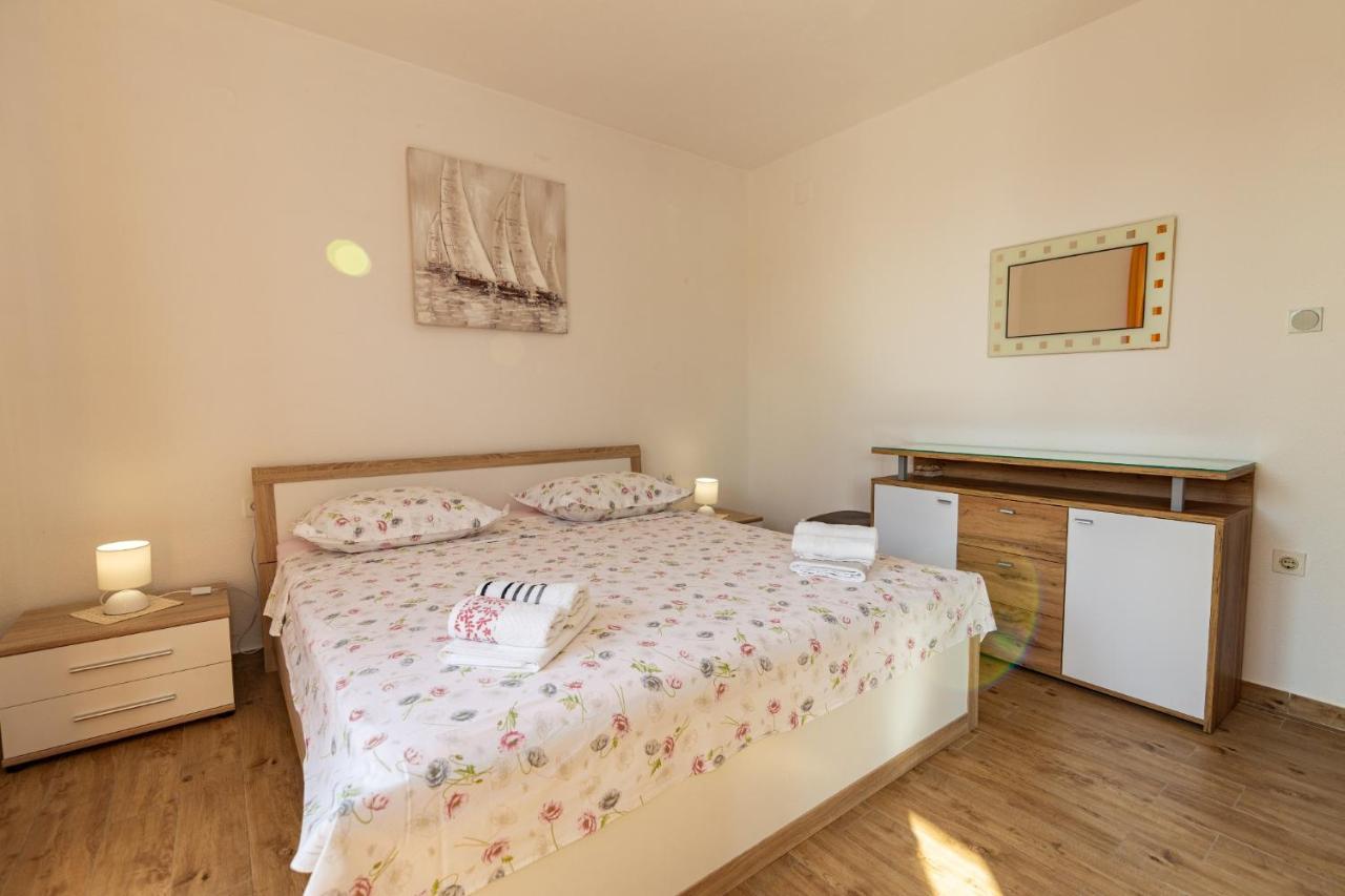 Navis Sea View Apartment With Pool Makarska Dış mekan fotoğraf
