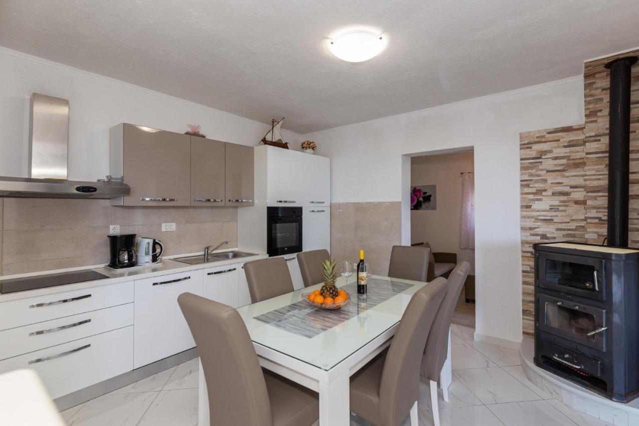 Navis Sea View Apartment With Pool Makarska Dış mekan fotoğraf