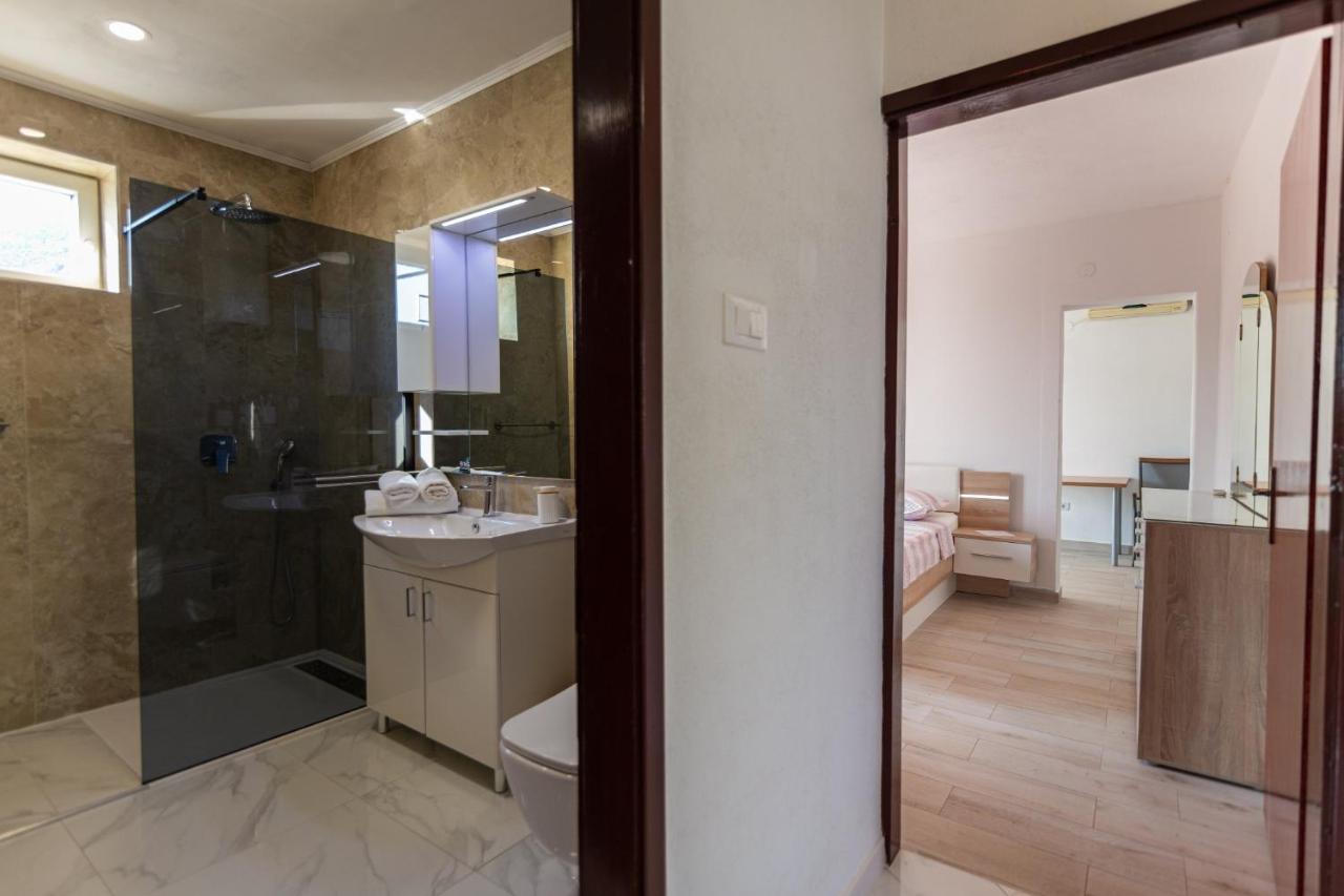 Navis Sea View Apartment With Pool Makarska Dış mekan fotoğraf
